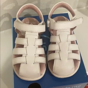 Stride Rite Luna Sandal in White - Size 6M